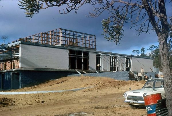 Construction of the new office building at Bickley. Image Credit Perth Observatory