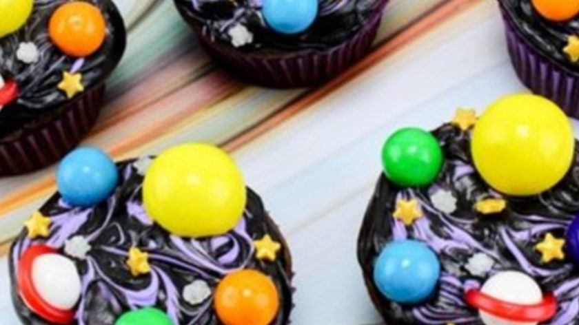 Galaxy cupcakes banner