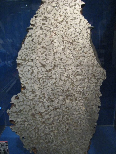 Slice of Mundrabilla II at National Museum of Natural History. Image Credit: Clare H