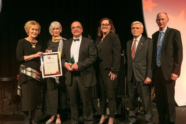 POVG volunteering recieving our 2017 WA Community Volunteer Organisation of the Year Award from Governor Kerry Sanderson. Image Credit: WA Volunteering