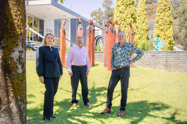Perth Sky Sculpture Team Johannes Pannekoek, Chair of Perth Observatory, Dr Shayne Silcox, and Sandra Tinari in front of sculpture by Anton Forde, ‘Matariki’. Image Credit: Perth Sky Sculpture Park