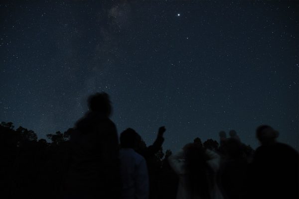 Geoff showing how to find the star. Image Credit: Matt Woods