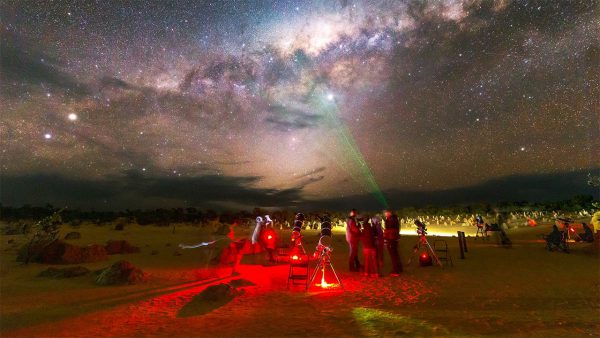 Telescope viewing at the Pinnacles. Image Credit: Stargazers Club WA